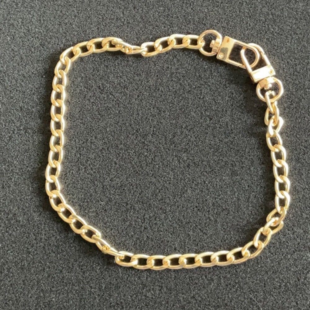 Unbranded Chain 17”
